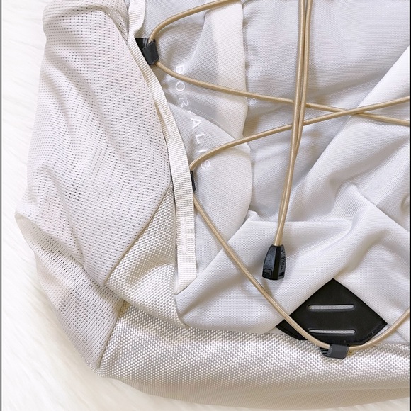 The North Face Unisex Borealis 28 Liter Backpack In Gardenia White - Picture 3 of 9